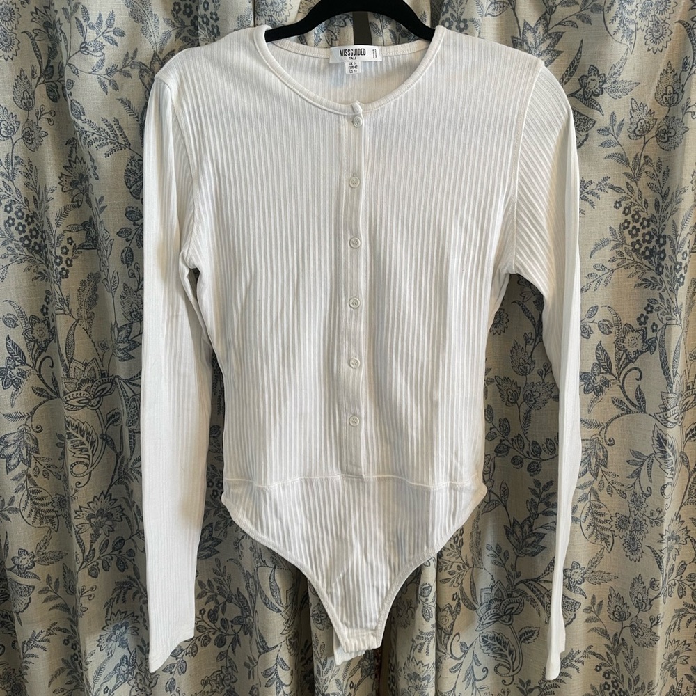 Missguided White Ribbed Long Sleeve Bodysuit